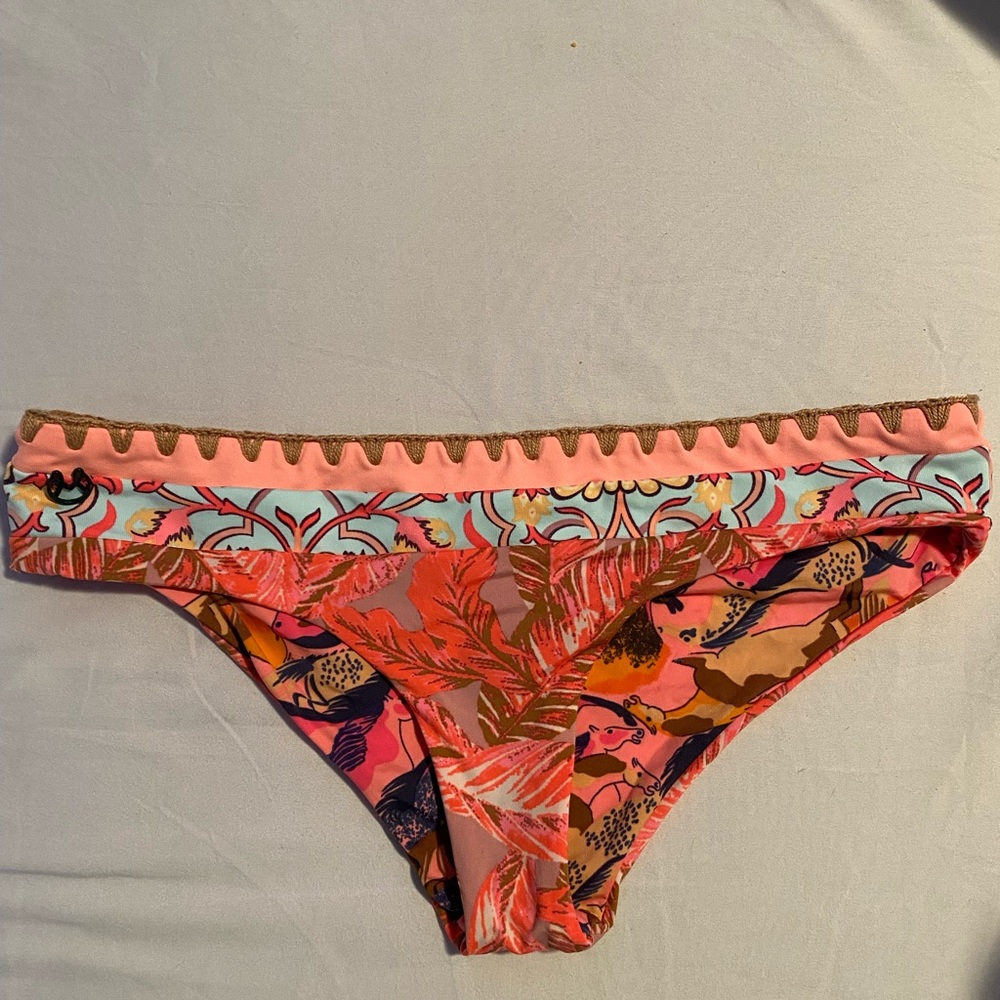 MAAJI SWIMSUIT BOTTOMS!!